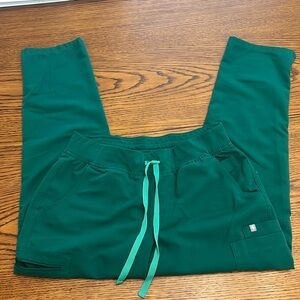 Women’s Figs color hunter green Yola high rise scrub pants size M/P